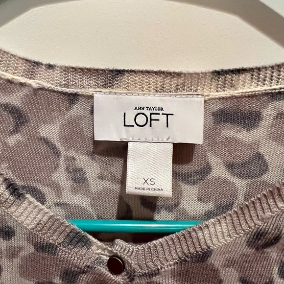 Ann Taylor cardigan - Picture 3 of 5